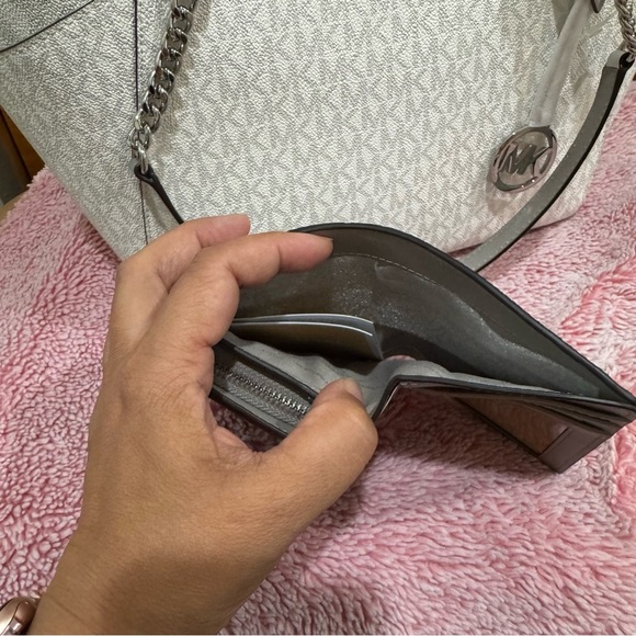 NWT Michael Kors Jet Set Large Logo Shoulder Bag Purse and Wallet Set - Picture 4 of 11